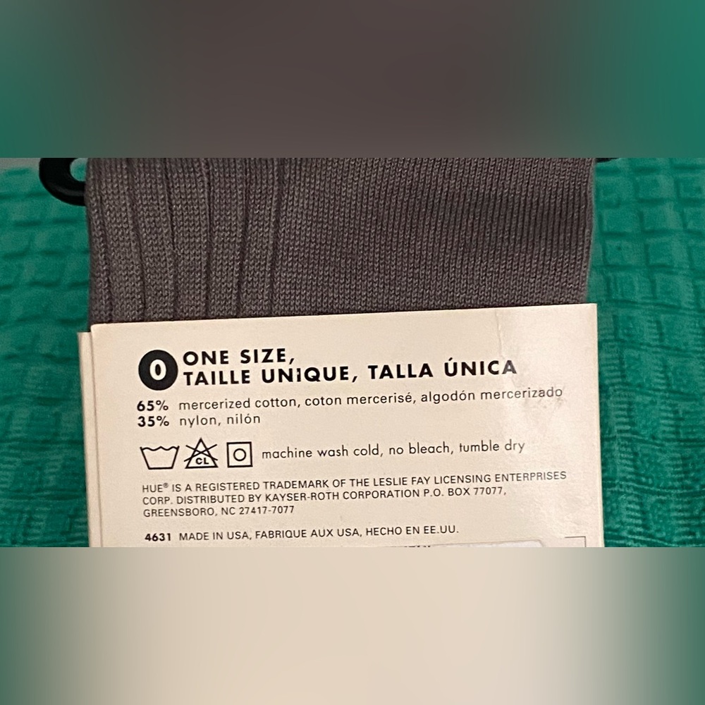 2-NWT-PAIRS OF WOMENS DRESS SOCKS VAN HEUSEN AND HUE - Picture 8 of 13